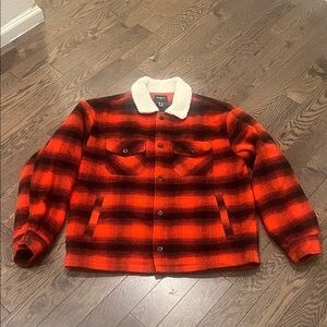 Forever 21 Men’s Red Buffalo Plaid Sherpa Collar Flannel Jacket Size M